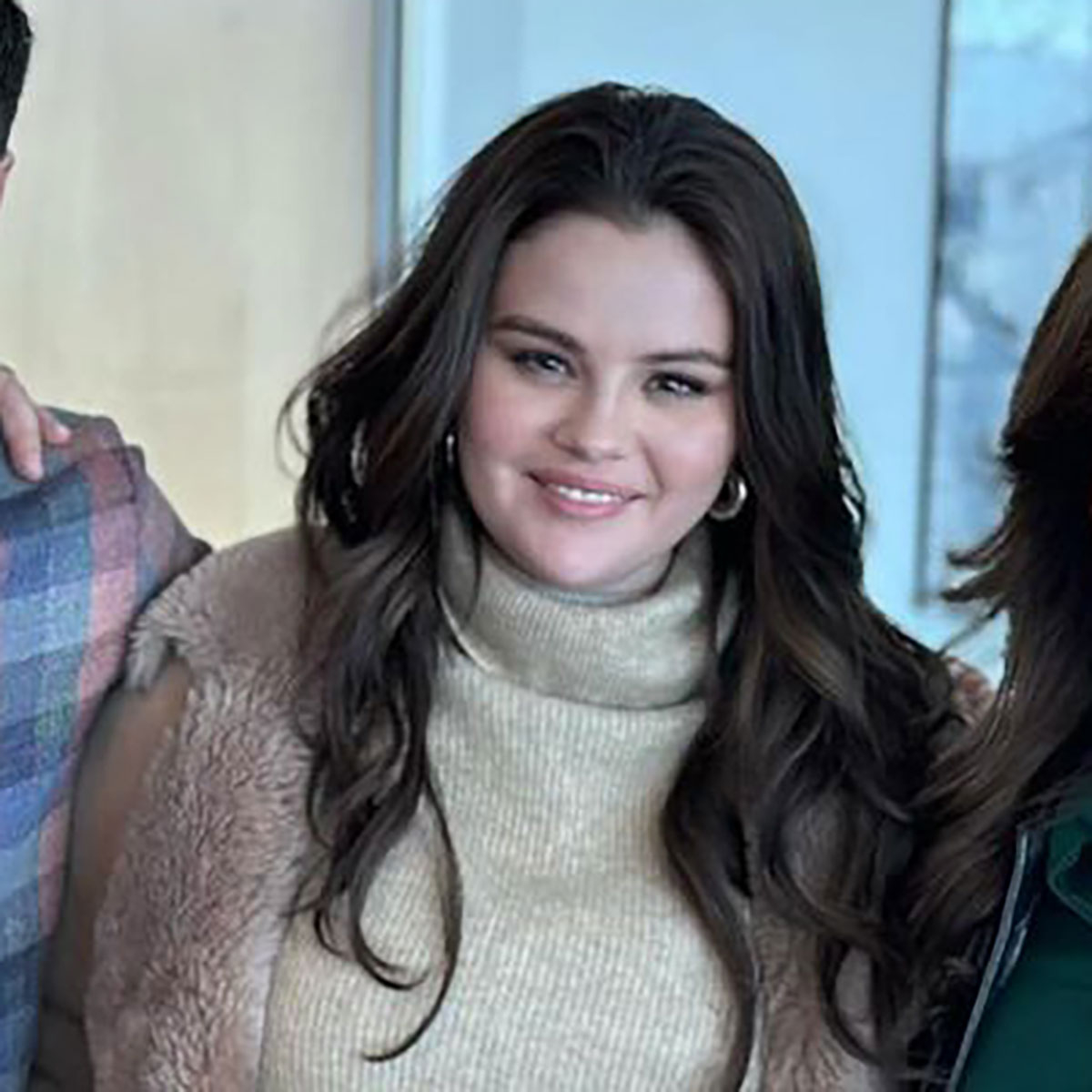 Selena Gomez and Wizards of Waverly Place Family Reunite